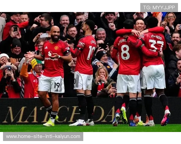 卡里克接手曼联焕发新生 攻防体系重构见效获四连胜